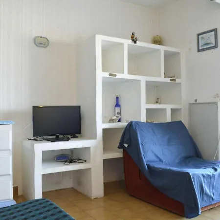 Studio Cap D'Agde, 1 Piece, 4 Personnes - Fr-1-249-344