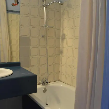 Studio Cap D'Agde, 1 Piece, 4 Personnes - Fr-1-249-344 * Agde